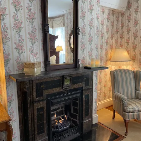 The Oaks Victorian Inn-2